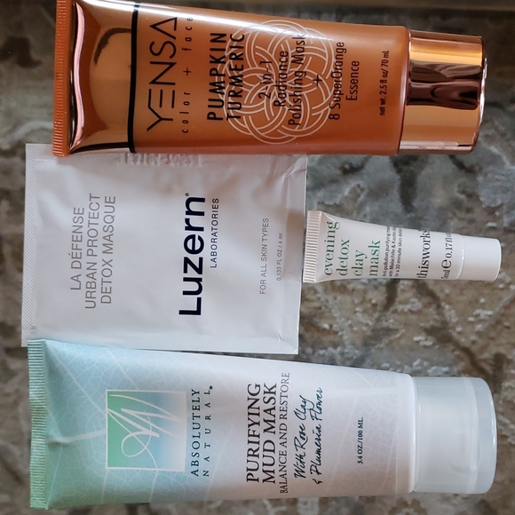 Bundle of Face Masks Yensa, ThisWorks, Luzern, Absolutely Natural - Picture 3 of 3